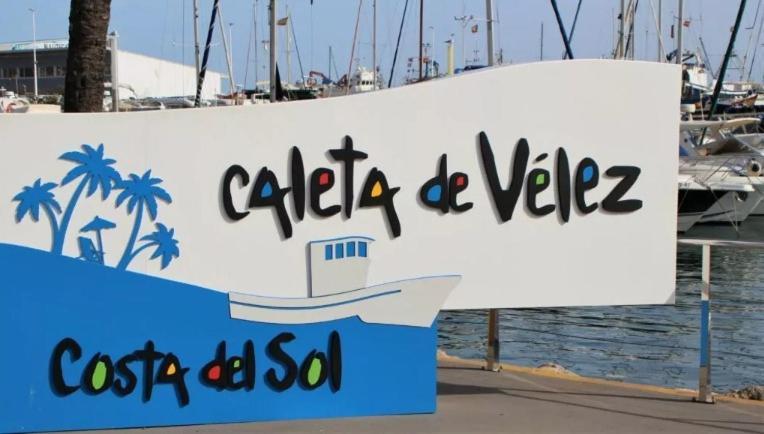 Maravilloso Apartamento En Primera Linea De Playa Con Vistas Al Mar En Caleta De Velez 2 D エクステリア 写真