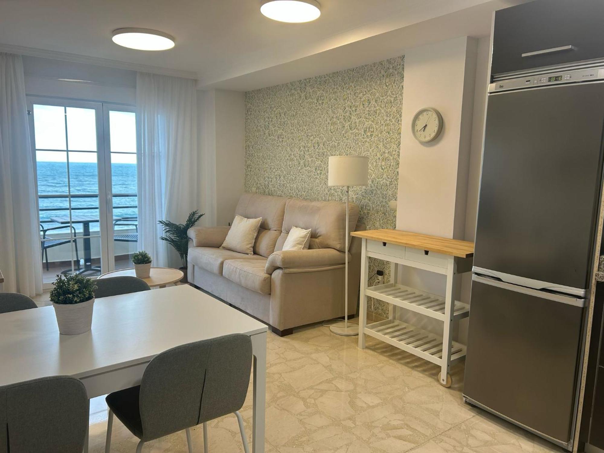 Maravilloso Apartamento En Primera Linea De Playa Con Vistas Al Mar En Caleta De Velez 2 D エクステリア 写真